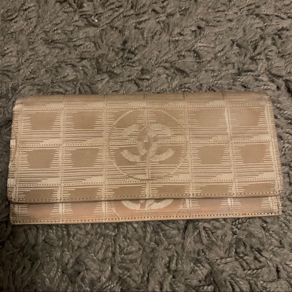 Chanel vintage wallet